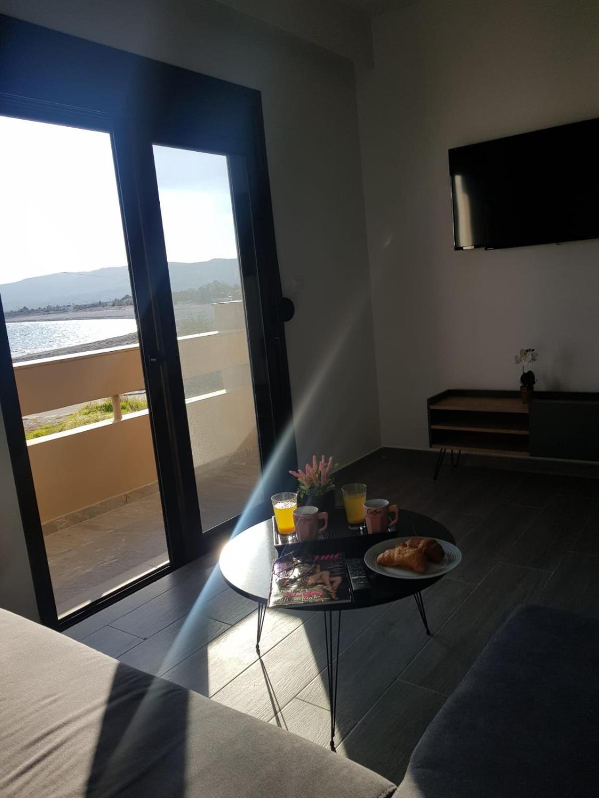 Apartment Sea Breeze 2
