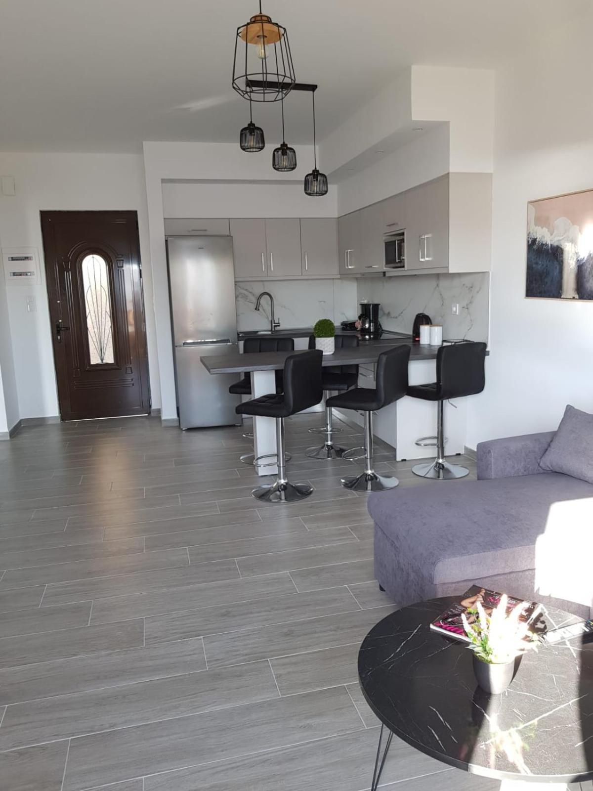 Apartment Sea Breeze 2