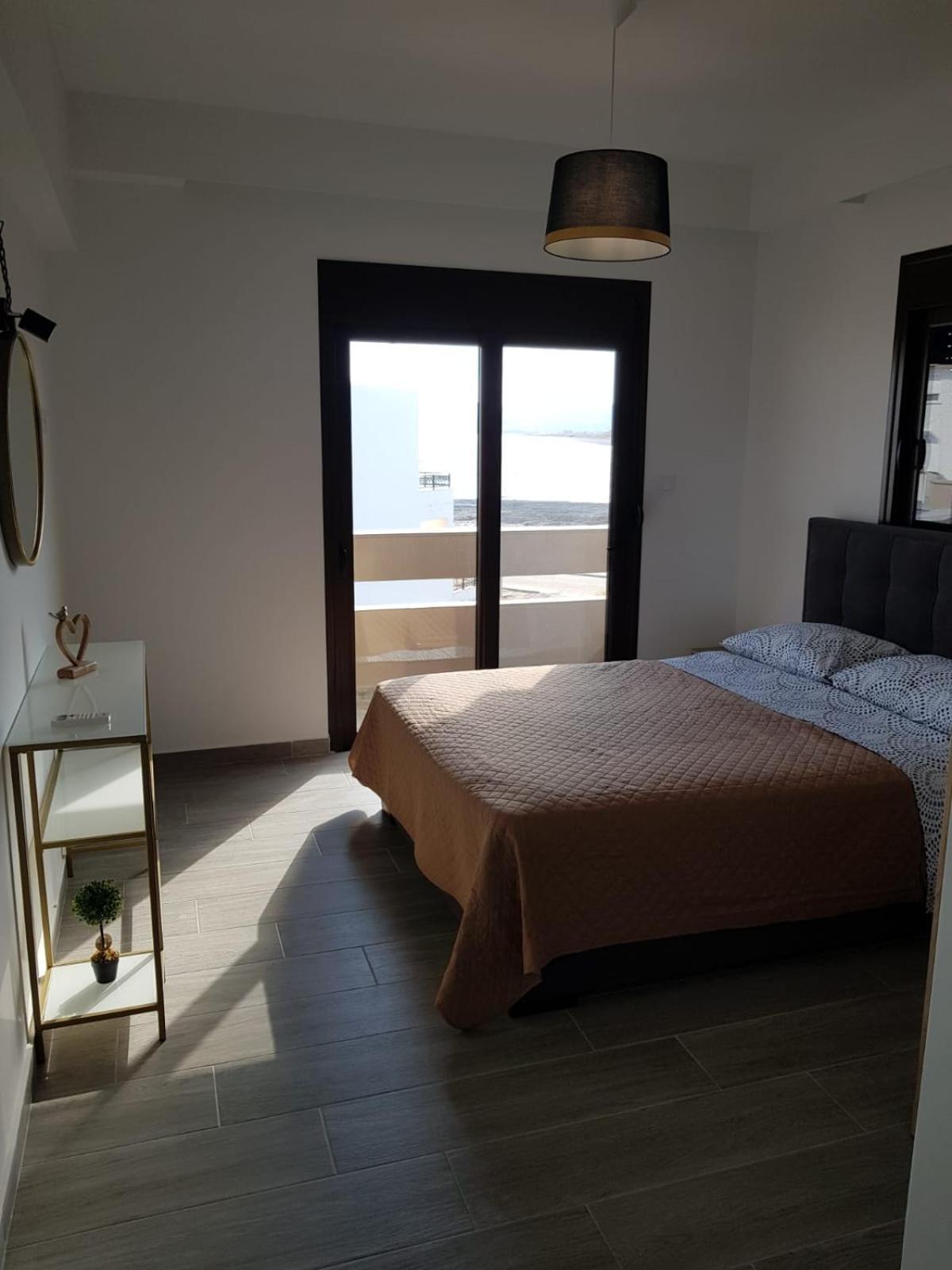 Sea Breeze 2 Apartment Charaki